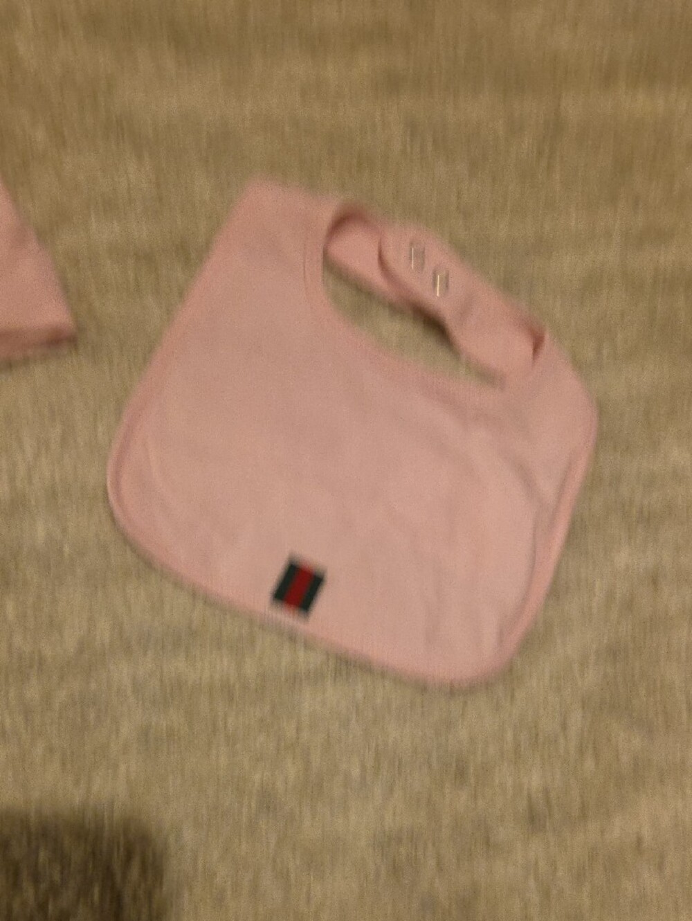 Gucci Pink Baby Hat and Bib Set with Signature Green-Red Stripe - Picture 9 of 10